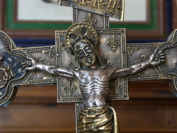 Christ sur croix de procession d' Ypollite Borrel